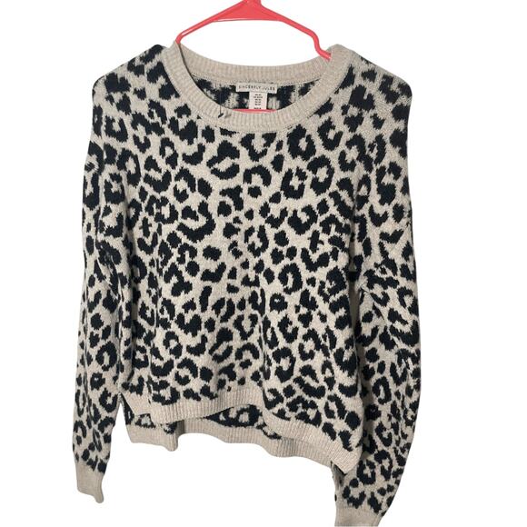 Sincerely Jules Women's Snow Leopard Long Sleeve Sweater XS - Picture 1 of 3